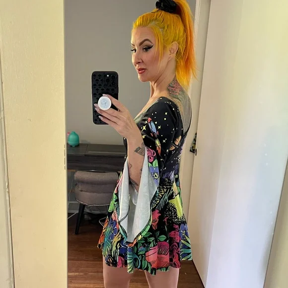 Ethereal world bell sleeve dress size small. - Picture 9 of 12